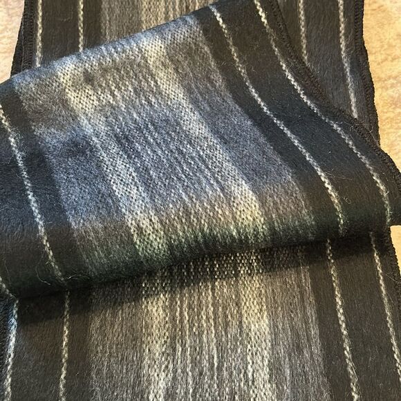 Beautiful alpaca scarf from Ecuador so soft and warm! - Picture 7 of 12